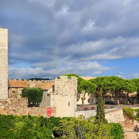 Suquet 22 - 2 Pieces, Coeur Historique, Calme, A 300m, Parking Apartment