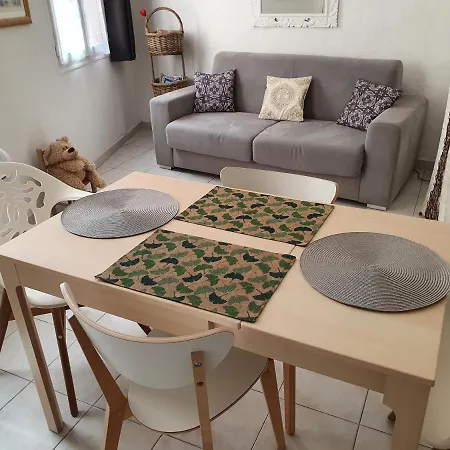 Suquet 22 - 2 Pieces, Coeur Historique, Calme, A 300m, Parking Apartment Cannes